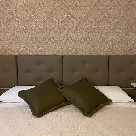 Affittacamere Condotti 4*