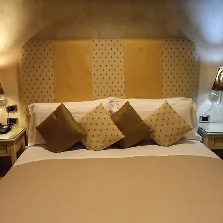 Condotti 4*