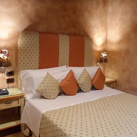 Condotti 4* Rom