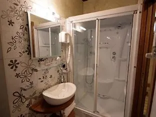 Condotti 4*