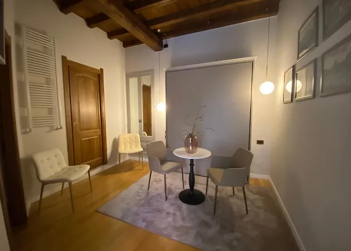 Konukevi Condotti Roma