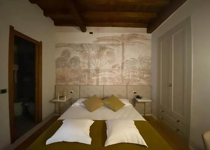 Condotti Konukevi 4*