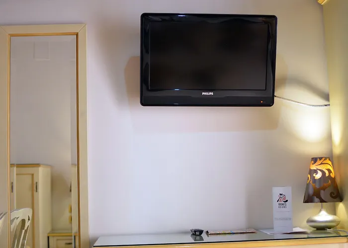 Condotti Konukevi 4*