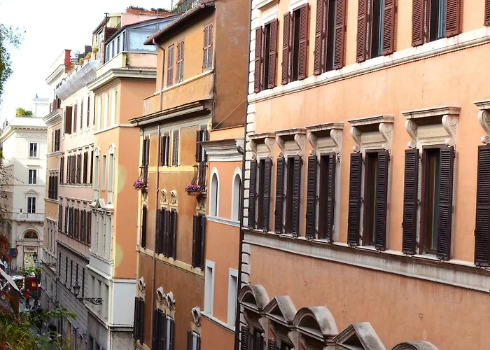 Konukevi Condotti 4*