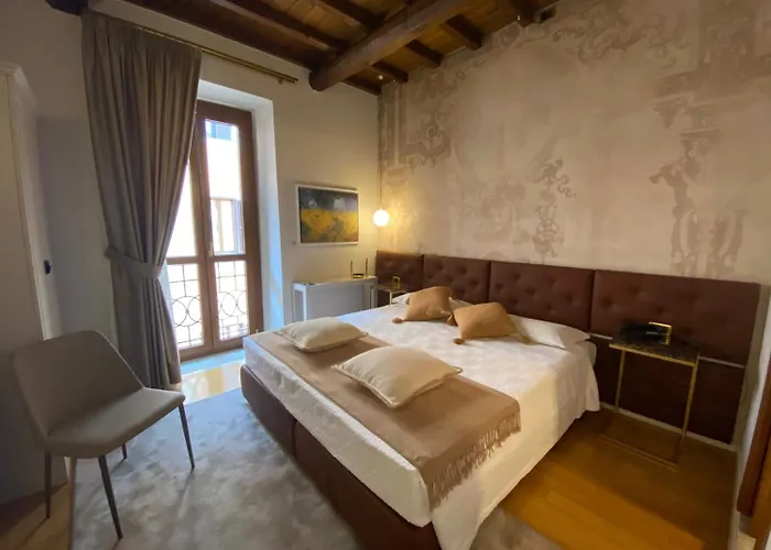 Condotti Konukevi 4*