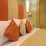 Condotti 4* Rome