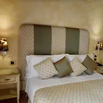 Condotti 4*