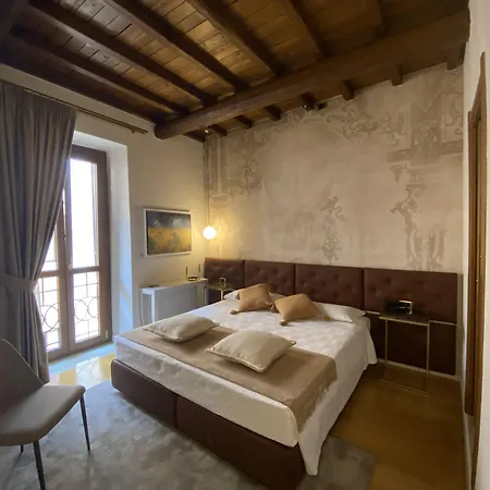 Guest house Condotti 4*